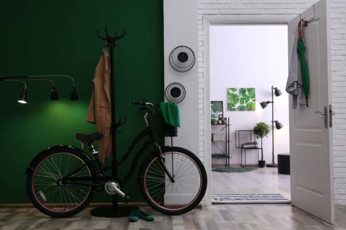 Decorating home with bicycle design